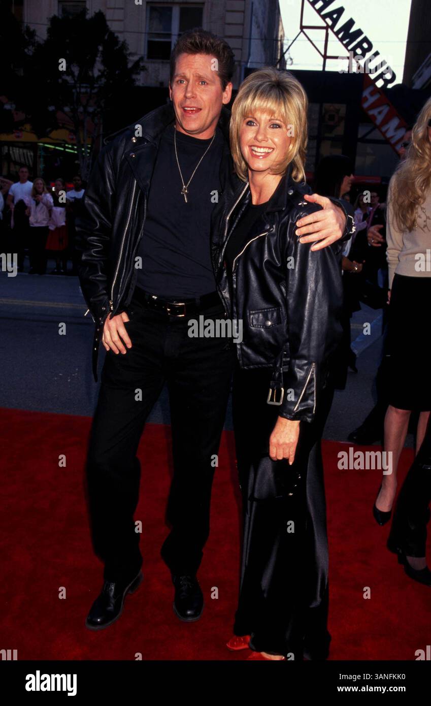 15 MARZO 1998 - JEFF CONAWAY CON OLIVIA NEWTON JOHN. ''GREASE'' PREMIERE 20TH ANNIVERSAY 03-15-1998.JEFFCONAWAYRETRO. K11667LR(immagine di credito: © Globe Photos/ZUMApress.com) Foto Stock