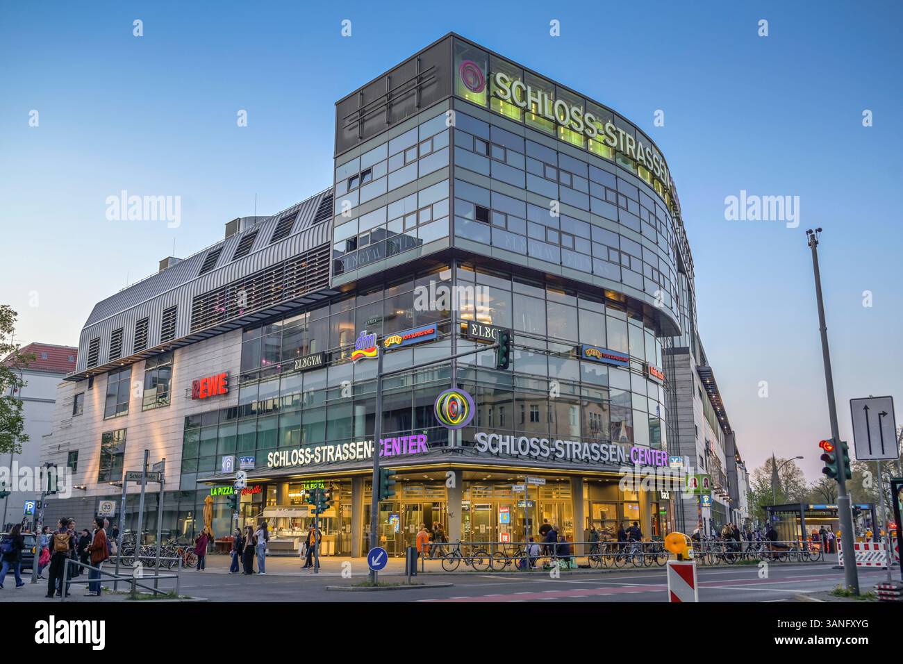 CCS, Schlossstrasse, Steglitz, Berlino, Deutschland *** CCS, Schlossstrasse, Steglitz, Berlino, Germania Foto Stock