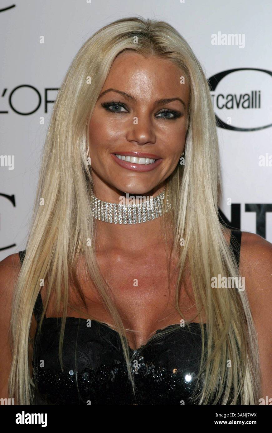 10 DICEMBRE 2004 - K40844JR.JUST CAVALLI OSPITA LA FESTA PER IL 6° ANNIVERSARIO DELLA RIVISTA FLAUNT E LA FESTA DEI GIOCATTOLI NATALIZI A BENEFICIO DEL PARA LOS NINOS. LOS ANGELES, CA 12-12-2004. JAMIE RODRIGUEZ- 2004.GABRIELLE TUITE (immagine di credito: © Globe Photos/ZUMAPRESS.com) Foto Stock