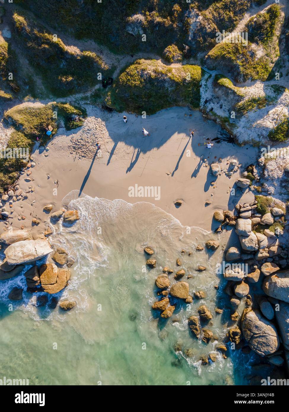 Vista aerea della spiaggia di Fisherman, Simonstown, città del Capo, Capo Occidentale, Sud Africa. Foto Stock