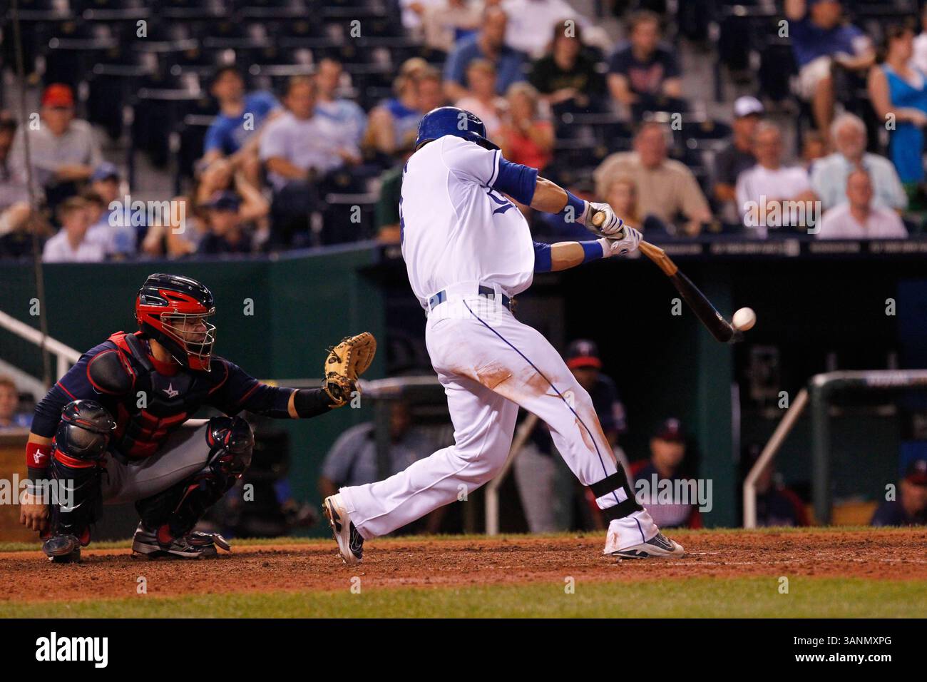 2 giugno 2011: Mike Aviles n. 13 di Kansas City in azione durante la partita MLB tra i Minnesota Twins e i Kansas City Royals al Kauffman Stadium di Kansas City, Missouri (Credit Image: © Kyle Rivas/Cal Sport Media/ZUMAPRESS.com) Foto Stock