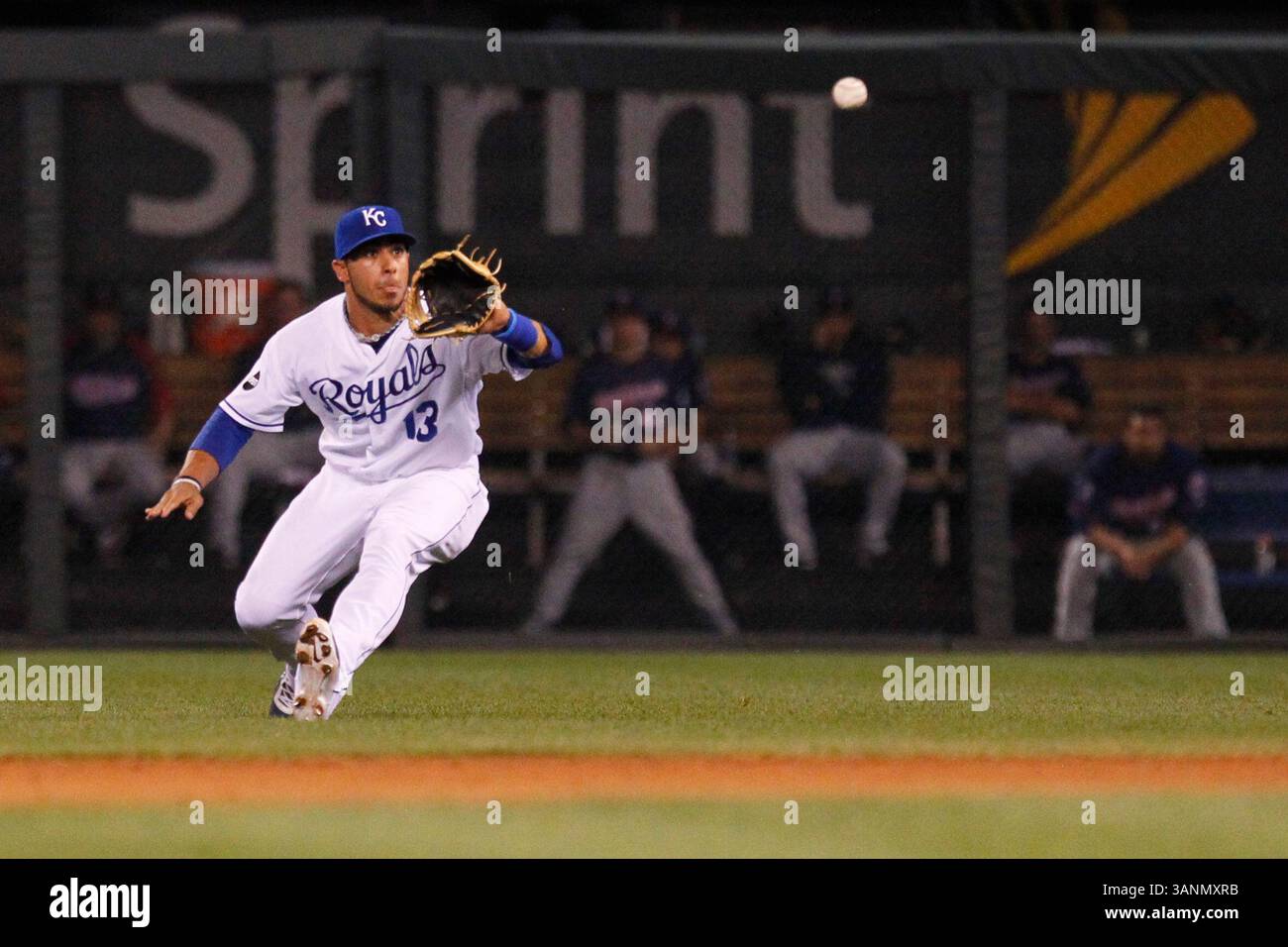 2 giugno 2011: Mike Aviles n. 13 di Kansas City in azione durante la partita MLB tra i Minnesota Twins e i Kansas City Royals al Kauffman Stadium di Kansas City, Missouri (Credit Image: © Kyle Rivas/Cal Sport Media/ZUMAPRESS.com) Foto Stock