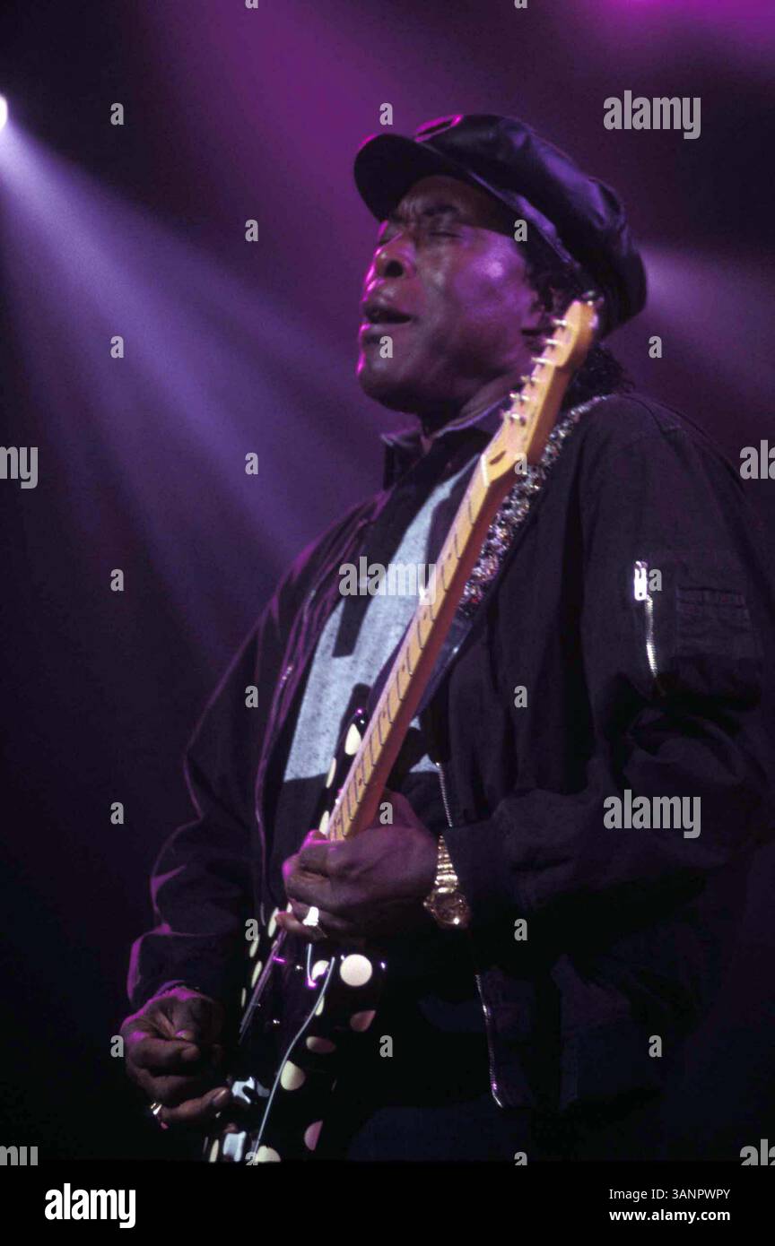 11 AGOSTO 2005 - K10077JKEL. OMAGGIO AL CONCERTO DELLE ACQUE FANGOSE - IL KENNEDY CENTER. BUDDY GUY 10-01-1997. JAMES M. KELLY- PHOTOS(immagine di credito: © Globe Photos/ZUMAPRESS.com) Foto Stock