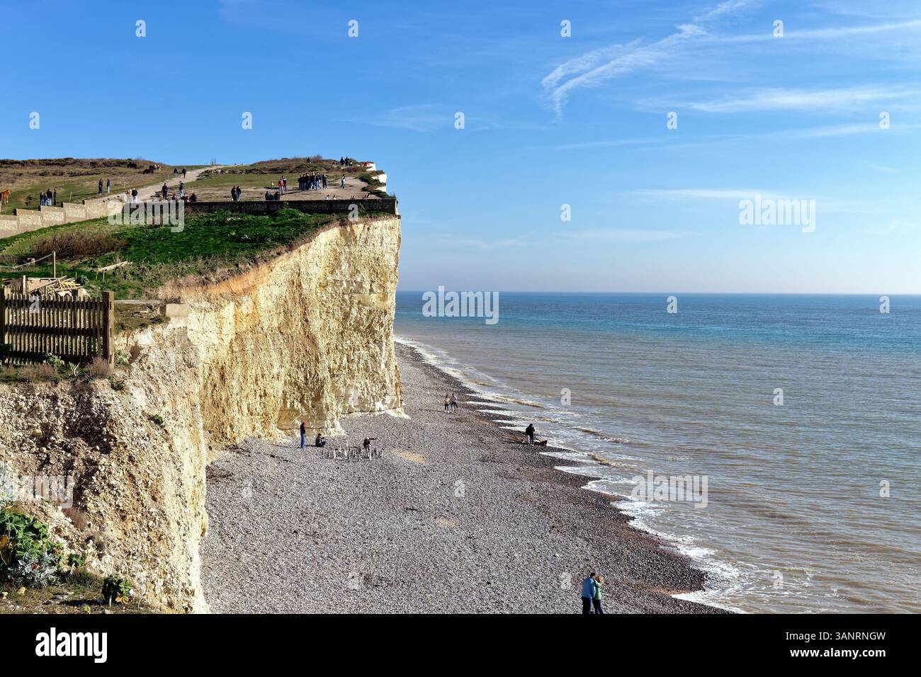 La costa meridionale di Birling Gap nel South Downs National Park in un giorno di primavera soleggiato, vicino a Eastbourne East Sussex Inghilterra Regno Unito Foto Stock