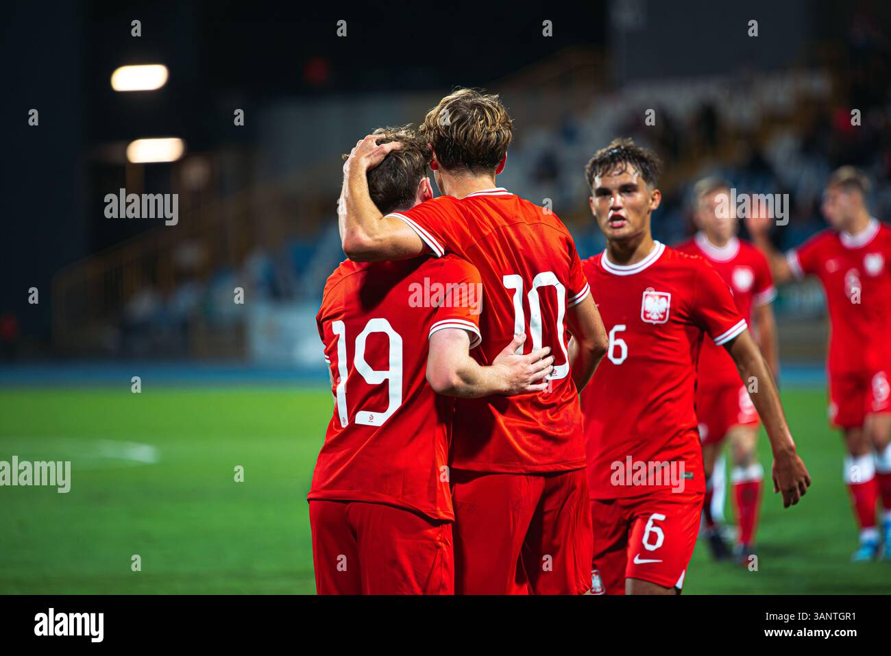 Mielec, Polonia - 9 OTTOBRE 2024: Partita di qualificazione al Campionato europeo Under-19 2025 Polonia vs Malta 6:0. In foto squadra polacca che celebra il gol. Foto Stock