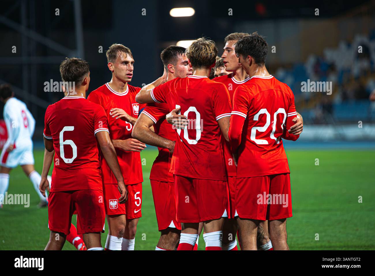 Mielec, Polonia - 9 OTTOBRE 2024: Partita di qualificazione al Campionato europeo Under-19 2025 Polonia vs Malta 6:0. In foto squadra polacca che celebra il gol. Foto Stock