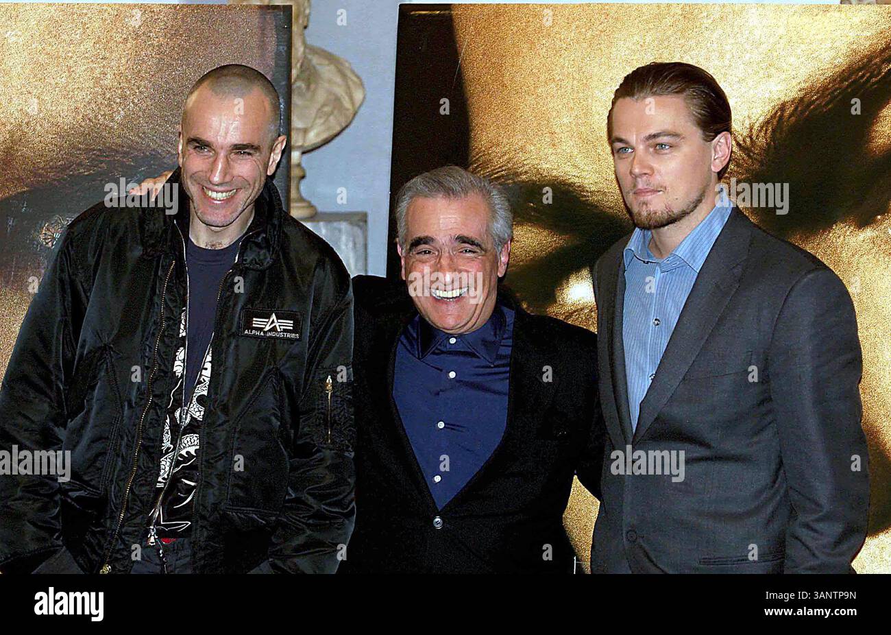1 GENNAIO 2011 - DANIEL DAY LEWIS, MARTIN SCORESE E LEONARDO DICAPRIO.***SOLO DIRITTI DEGLI STATI UNITI***.I7319NEWPIX.GANGS DI NEW YORK PRIMA AL NUOVO AUDITORIUM ORME ITALIA.12/01/2003. MUSACCHIO FLAVIO/NEWSPIX/ / 2003.(immagine di credito: © Globe Photos/ZUMAPRESS.com) Foto Stock