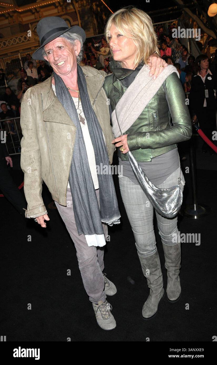 7 maggio 2011 - Los Angeles, California, USA - il musicista KEITH RICHARDS e PATTI HANSEN alla prima mondiale dei Pirati dei Caraibi su Stranger Tides tenutasi a Disneyland, Anaheim. (Immagine di credito: © Jeff Frank/ZUMAPRESS.com) Foto Stock