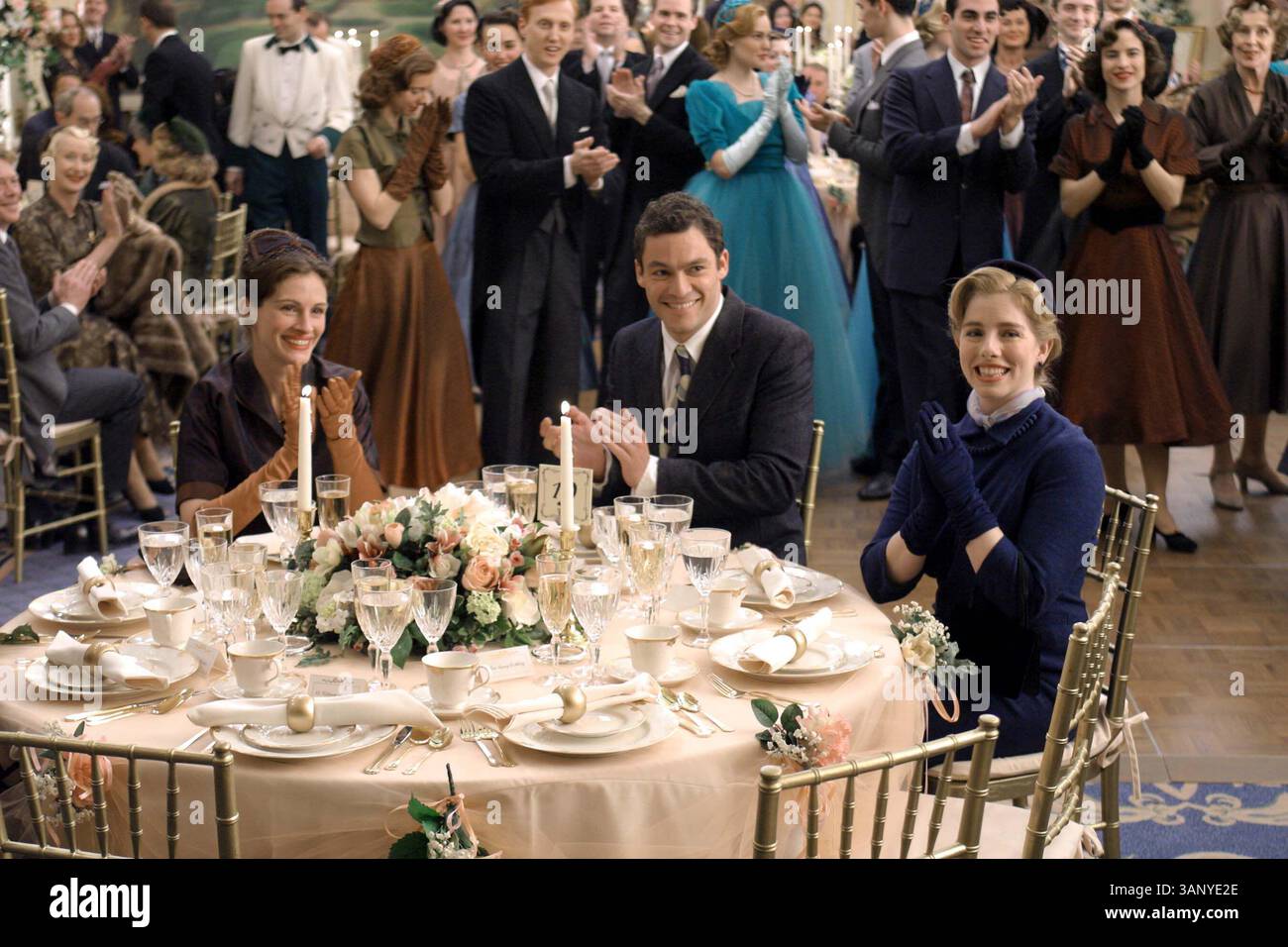 10 MAGGIO 2011 - K34677LL.MONA LISA SMILE. TV/FILM ANCORA. FORNITO DA JULIA ROBERTS, DOMINIC WEST E. HEATHER MATARAZZO (immagine di credito: © Globe Photos/ZUMAPRESS.com) Foto Stock