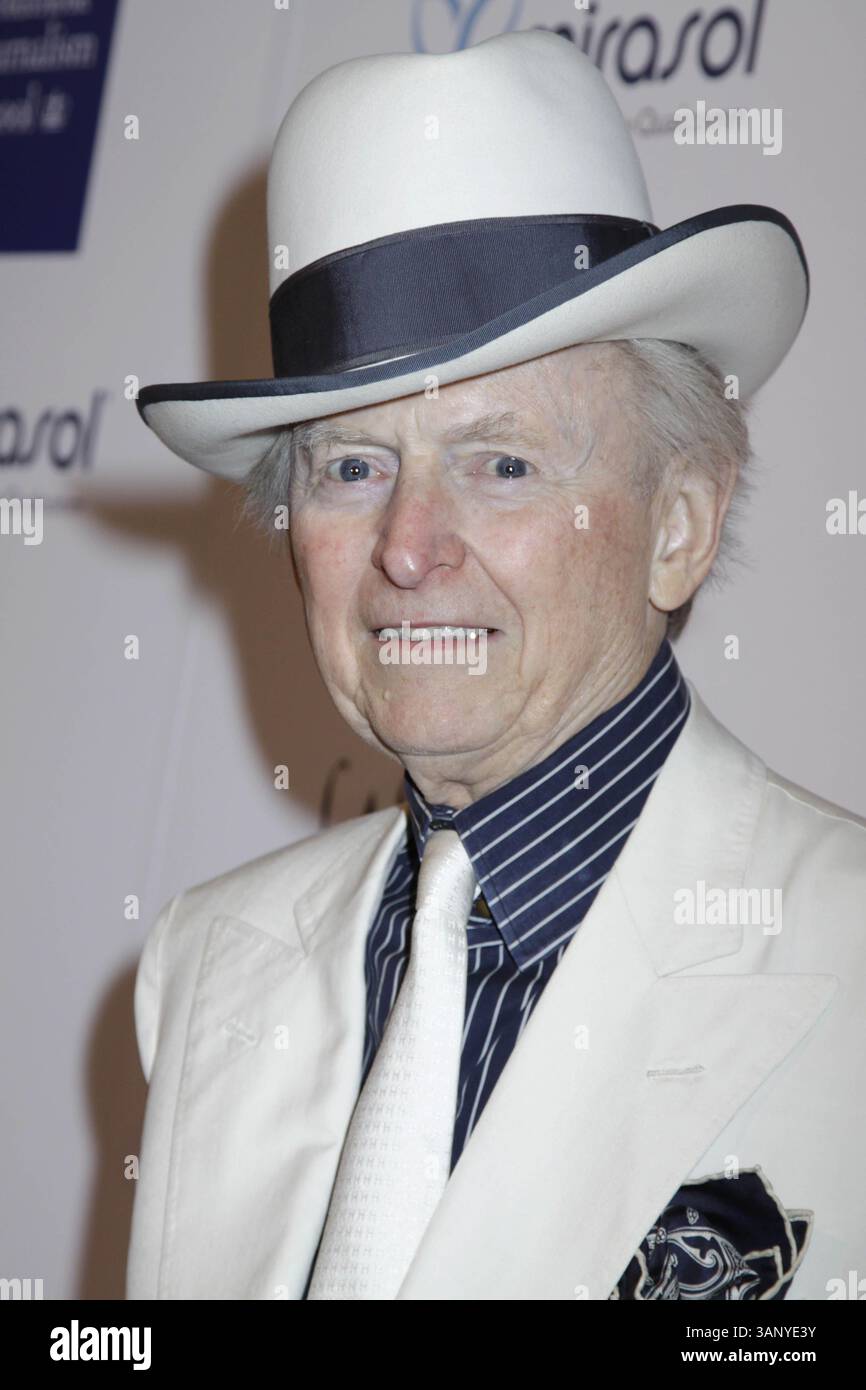 9 maggio 2011 - New York, New York, Stati Uniti - ASME presenta i National Magazine Awards 2011.583 Park Avenue, NYC. 9 maggio 2011.Photos by , Photos Inc 2011.TOM WOLFE(Credit Image: © Sonia Moskowitz/Globe Photos/ZUMAPRESS.com) Foto Stock