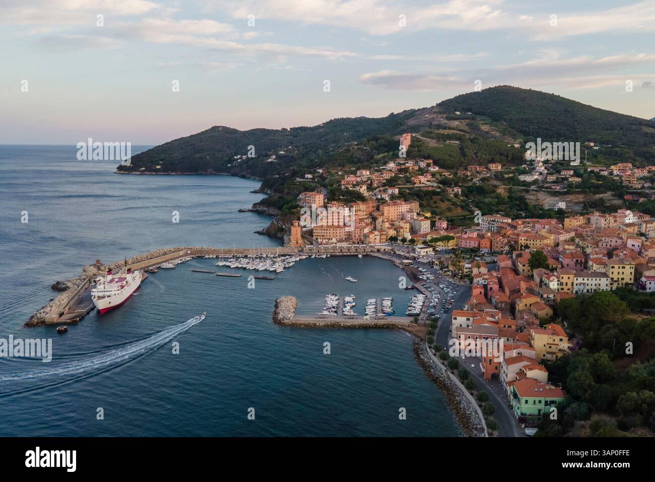 Veduta aerea di Rio Marina sull'Isola d'Elba, Toscana, Italia. Foto Stock