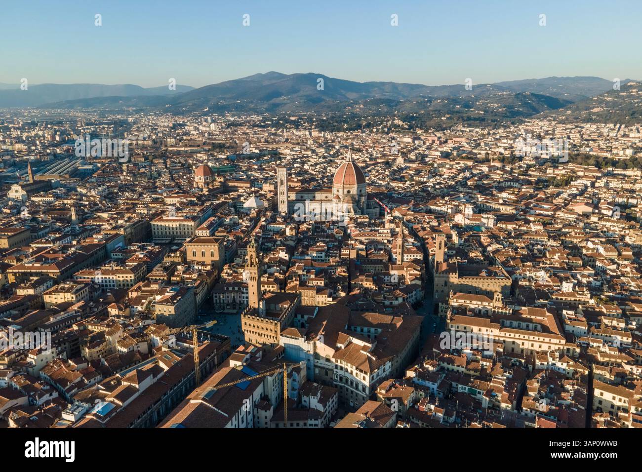 Veduta aerea della cattedrale di Santa Maria del Fiore nel centro di Firenze, Toscana, Italia. Foto Stock