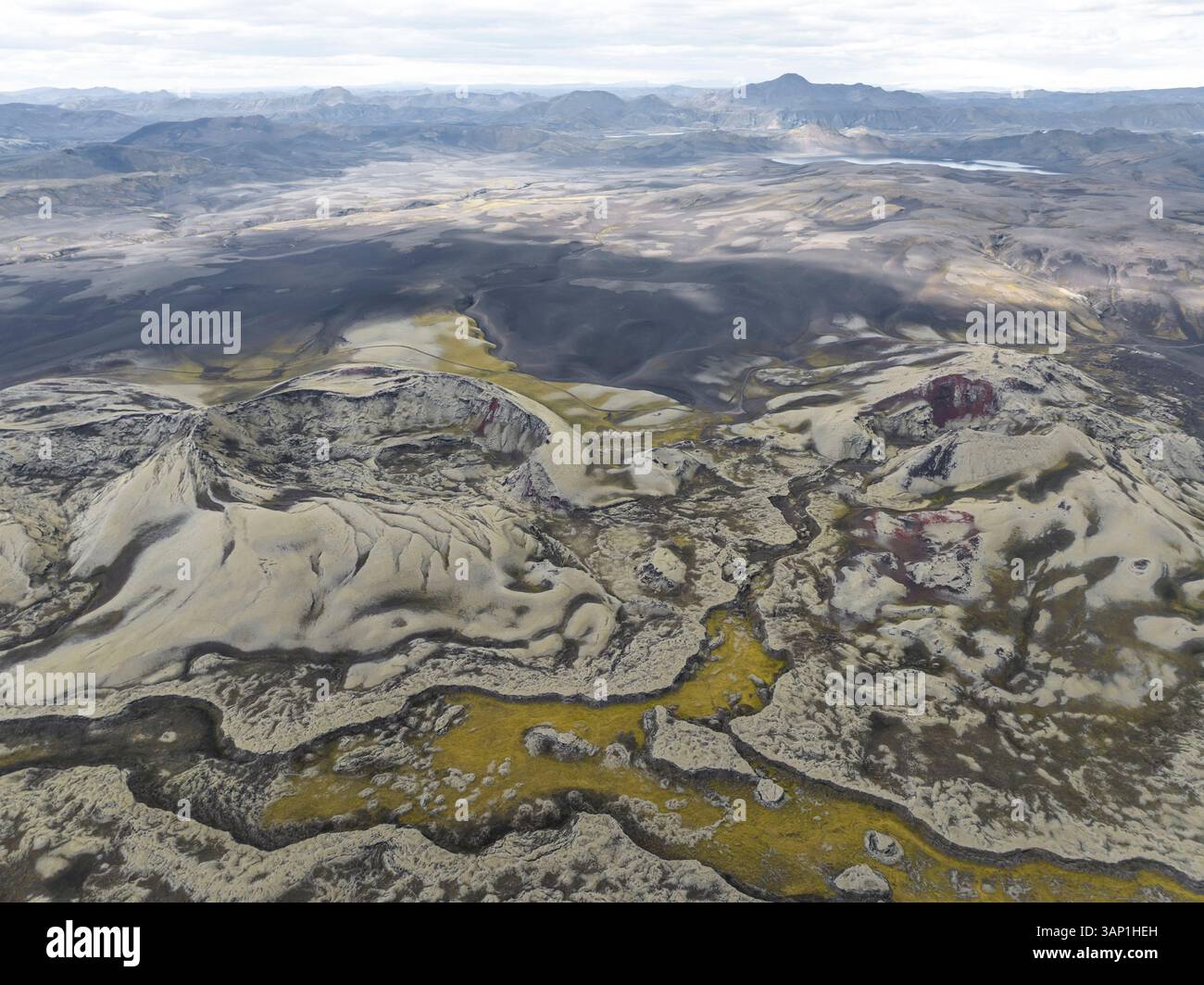 Vista aerea del cratere Tjarnargigur a Kirkjubaejarklaustur, regione meridionale, Islanda. Foto Stock