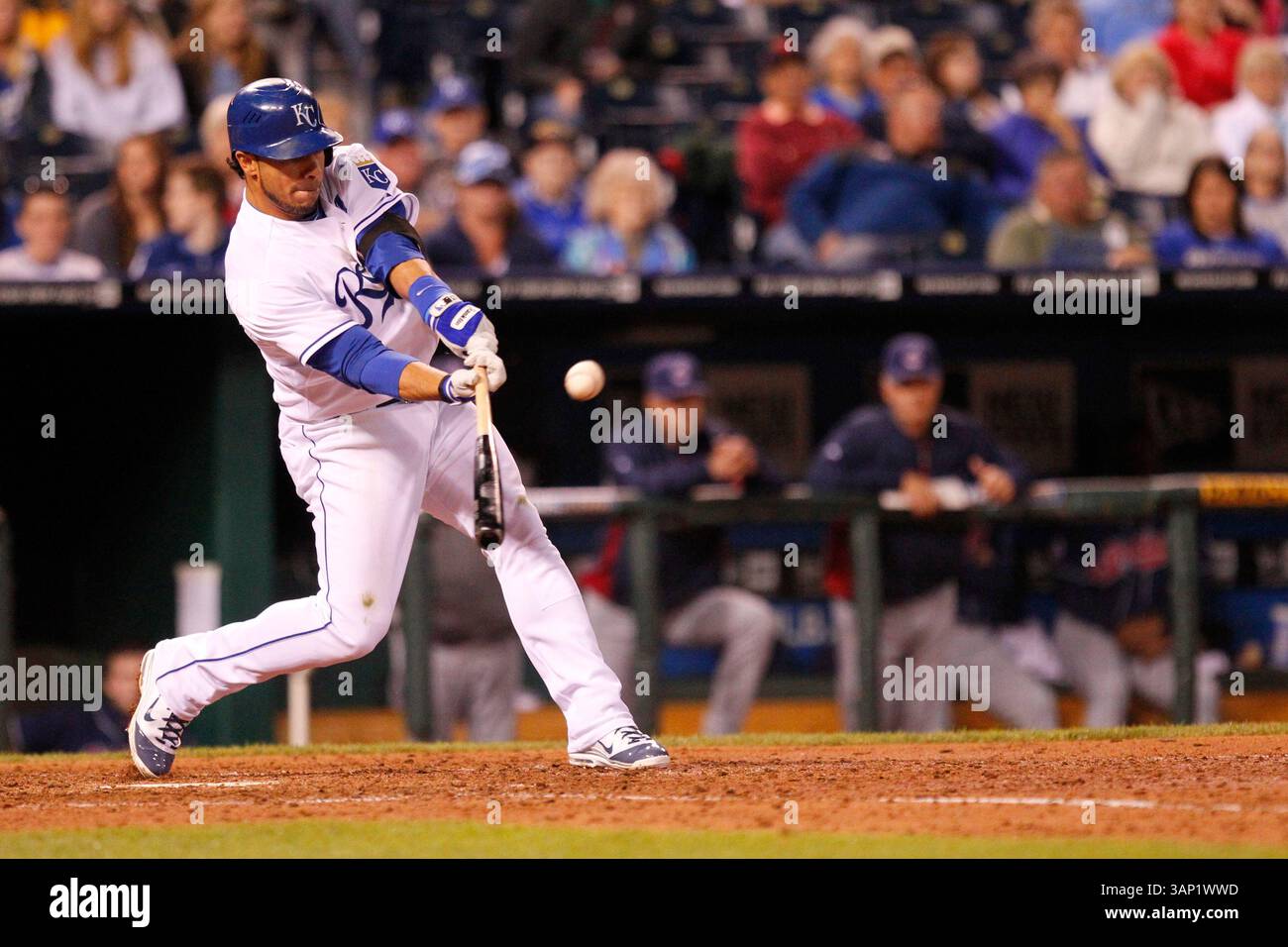 16 maggio 2011: Mike Aviles #13 in azione durante la partita della MLB tra i Kansas City Royals e i Cleveland Indians al Kauffman Stadium di Kansas City, Missouri (Credit Image: © Kyle Rivas/Cal Sport Media/ZUMAPRESS.com) Foto Stock