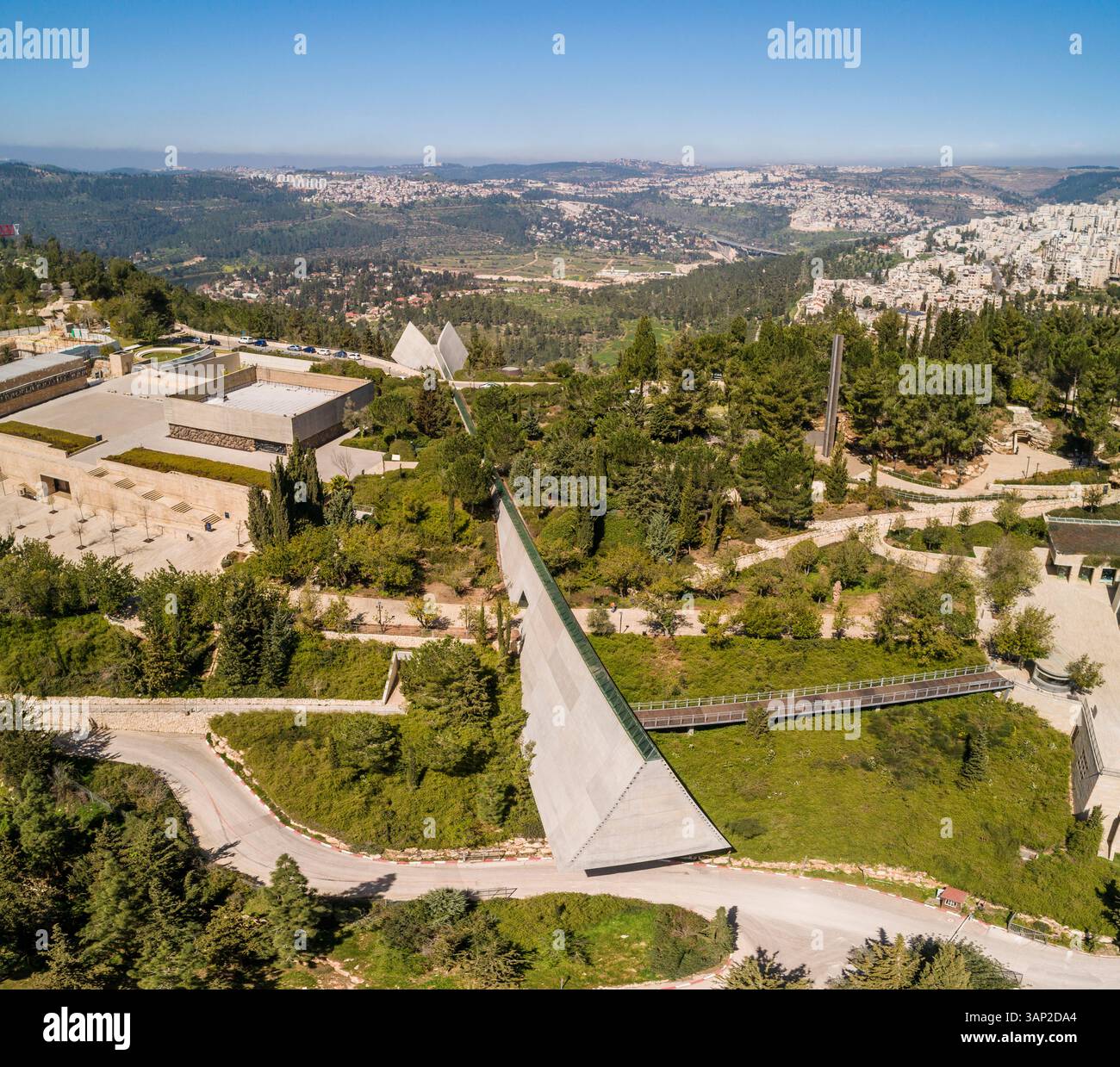 Veduta aerea del Museo ufficiale dell'Olocausto di Israele e del memoriale alle vittime dell'Olocausto, Yad Vashem, Gerusalemme, Israele. Foto Stock