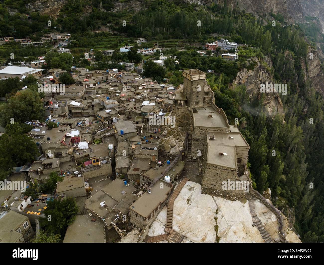 Vista aerea del forte di Altit, distretto di Hunza, Gilgit Baltistan, Pakistan. Foto Stock