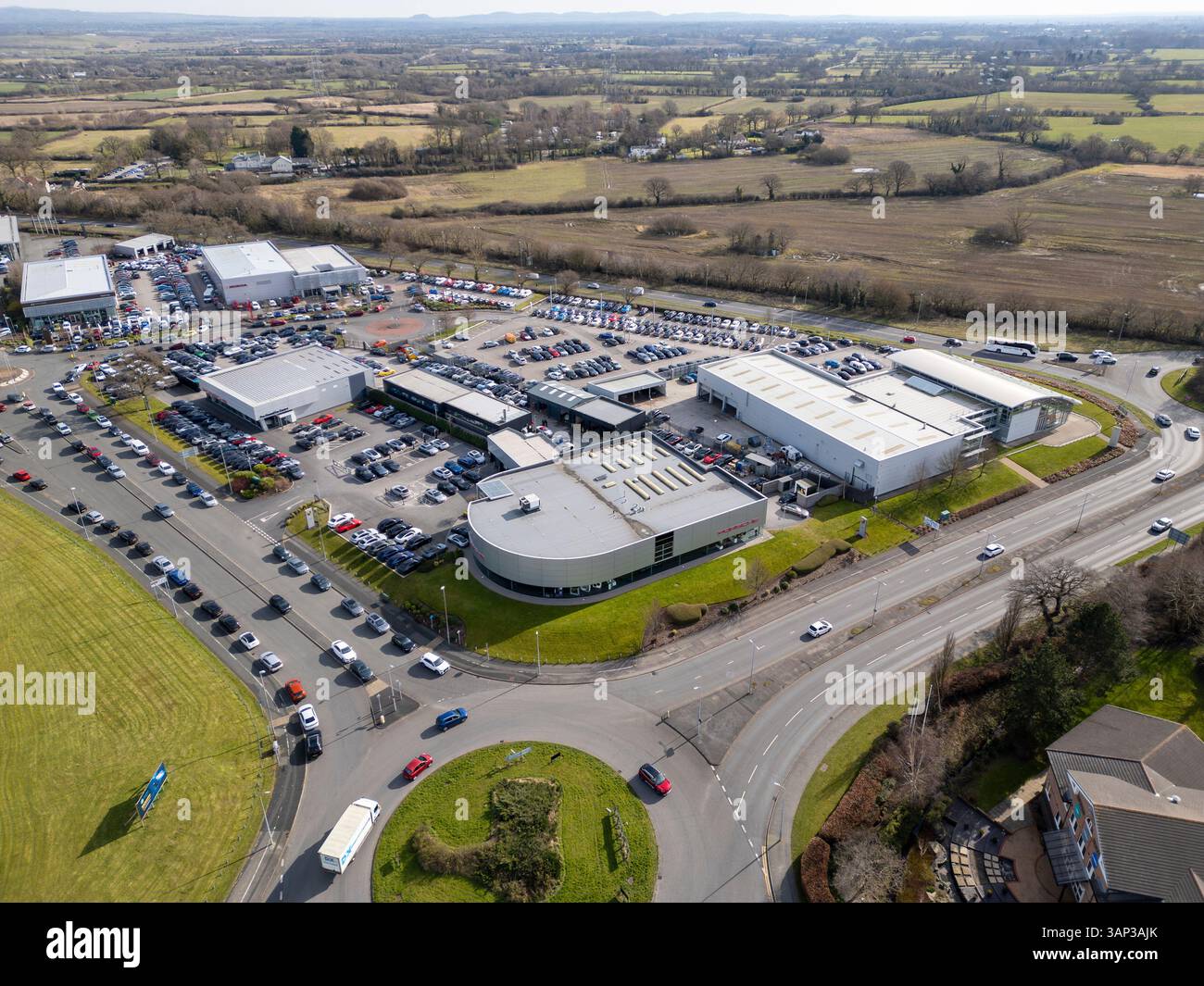 Concessionarie di auto e showroom a Cheshire Oaks, Chester, Inghilterra Foto Stock