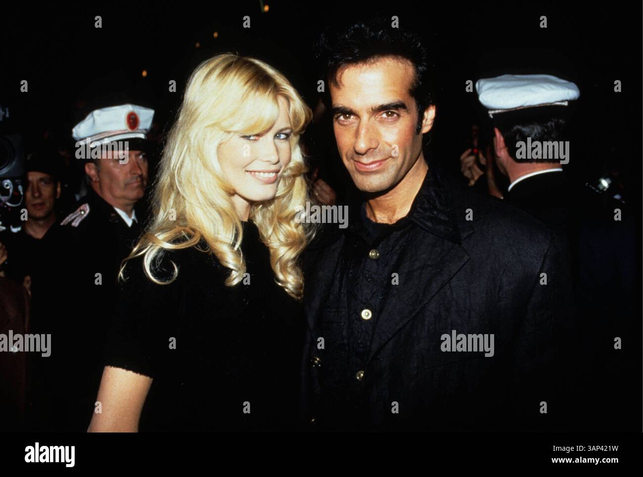 28 LUGLIO 2011 - 015743.CLAUDIA SCHIFFER E DAVID COPPERFIELD. World Music Awards, Monte Carlo. 1996 (immagine di credito: © Globe Photos/ZUMAPRESS.com) Foto Stock 28 LUGLIO 2011 - 015743.CLAUDIA SCHIFFER E DAVID COPPERFIELD. World Music Awards, Monte Carlo. 1996 (immagine di credito: © Globe Photos/ZUMAPRESS.com) Foto Stock
