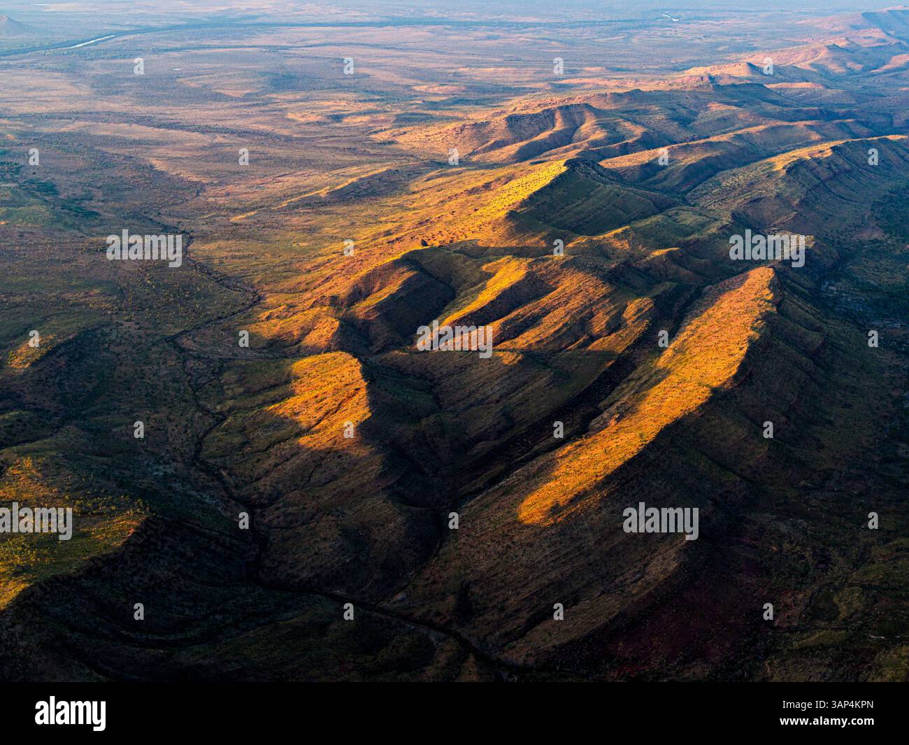 Vista aerea della maestosa catena montuosa di Kimberley, Australia Occidentale. Foto Stock