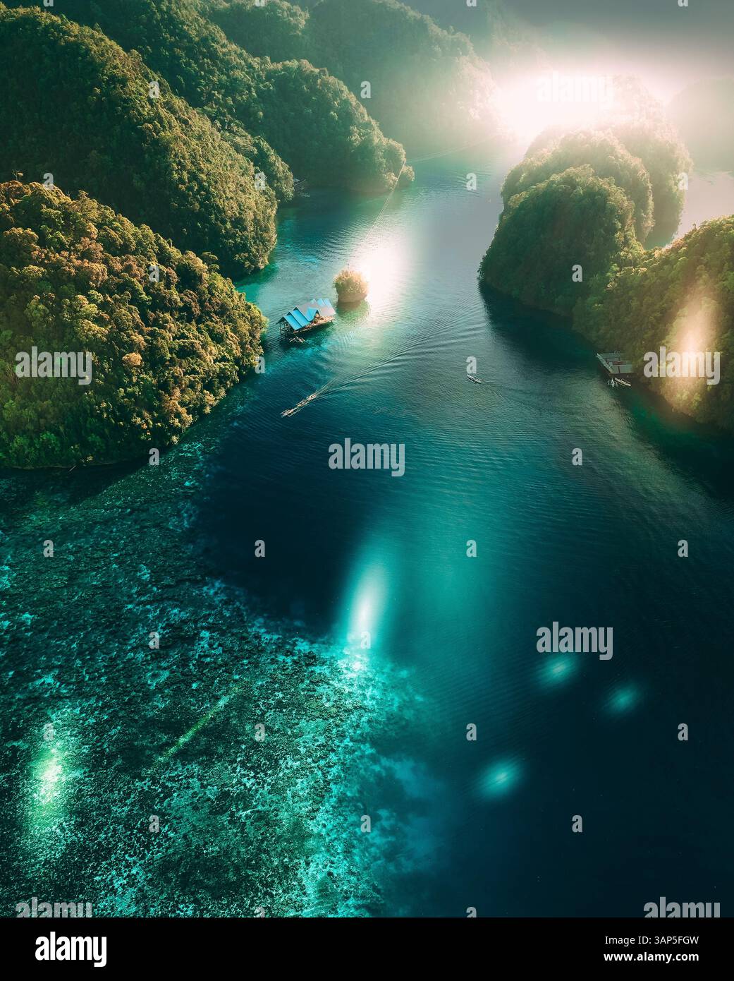 Vista aerea della laguna di Sugba, Siargao, Filippine. Foto Stock