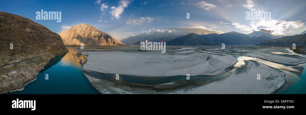 Vista aerea della valle di Saling Khaplu, Gilgit-Baltistan, Pakistan. Foto Stock