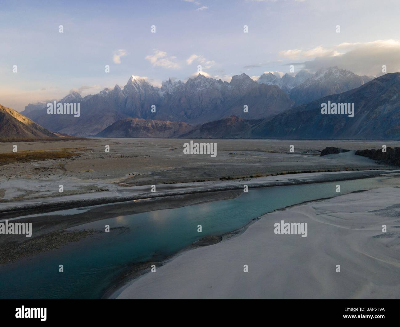 Vista aerea della valle di Saling Khaplu, Gilgit-Baltistan, Pakistan. Foto Stock