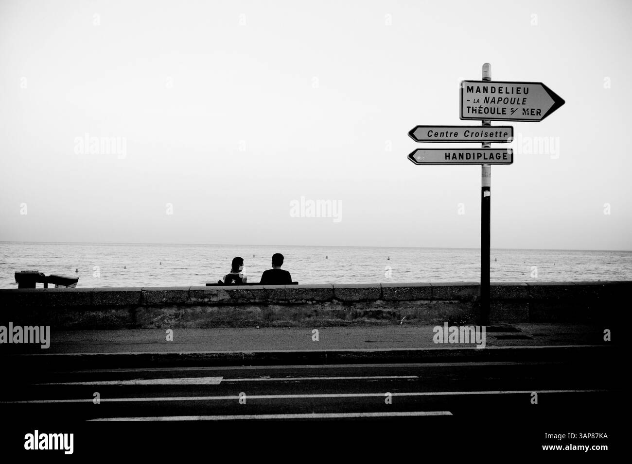 Passeggiata sulla spiaggia di Cannes, sud della Francia 2019 Foto Stock
