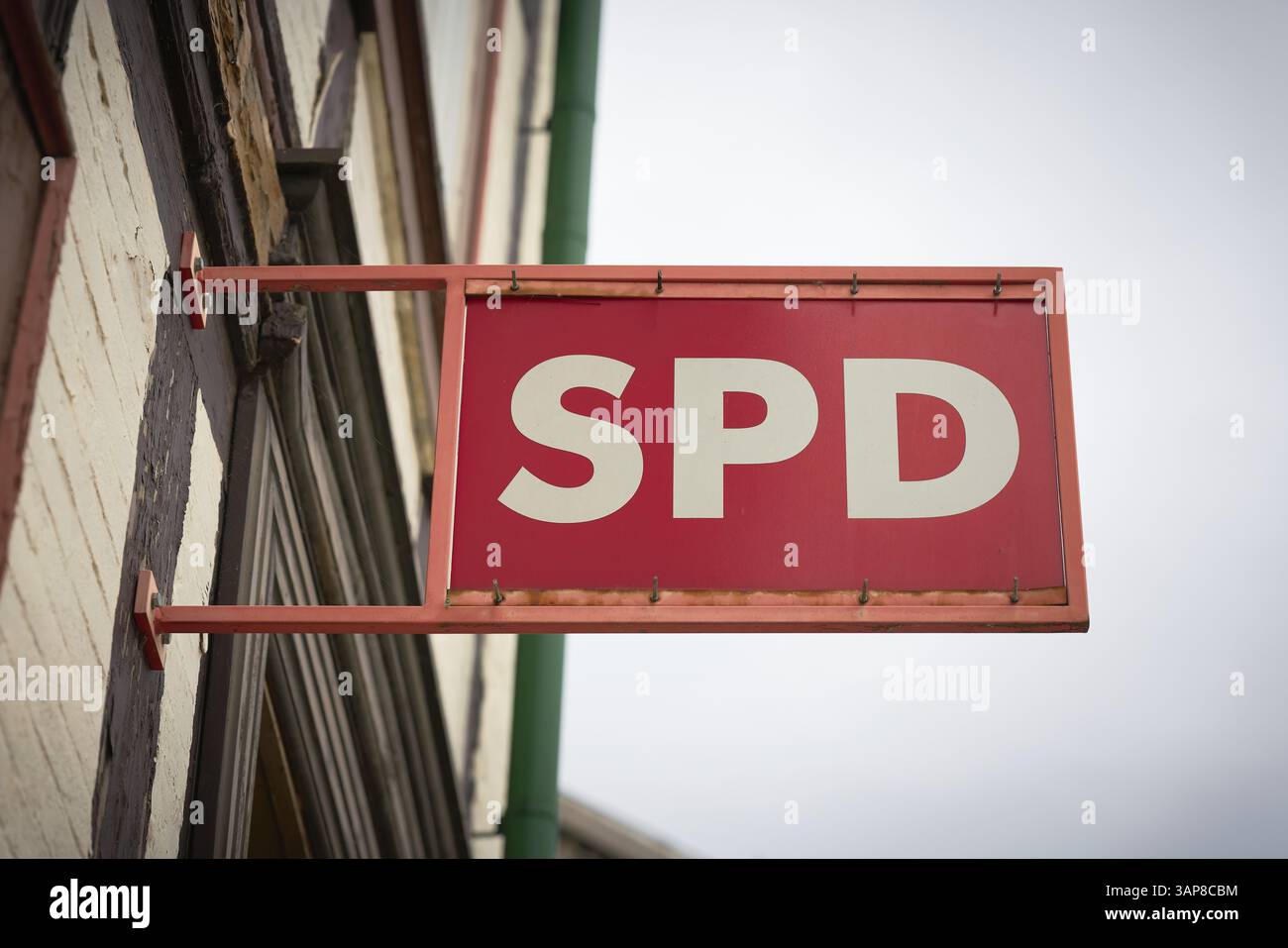 Segno del partito tedesco SPD sull'edificio dell'ufficio del collegio elettorale di Wernigerode Foto Stock