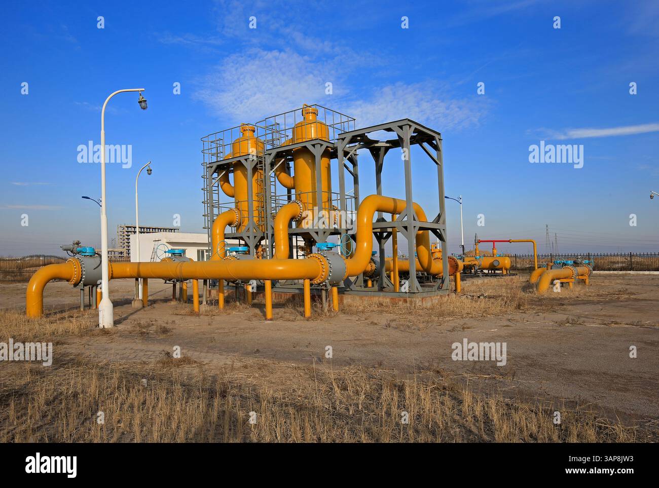 Attrezzature e tubazioni per giacimenti petroliferi Foto Stock