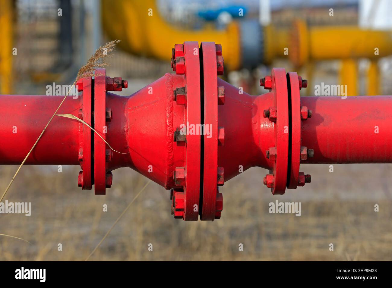 Attrezzature e tubazioni per giacimenti petroliferi Foto Stock