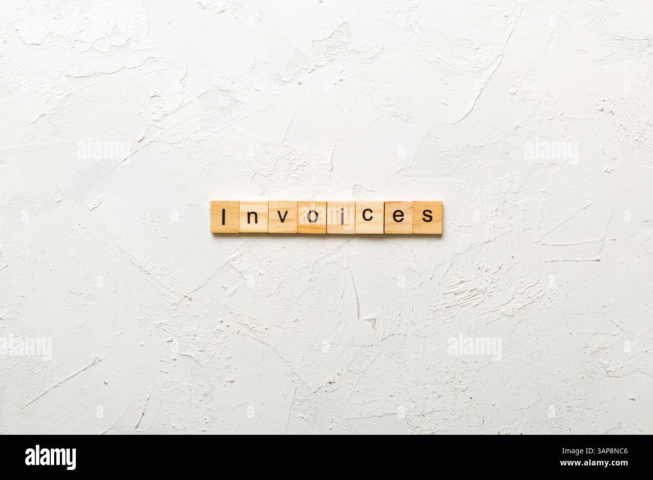 FATTURA parola scritta su legno blocco. FATTURE testo su tabella cemento per il vostro desing, concetto. Foto Stock
