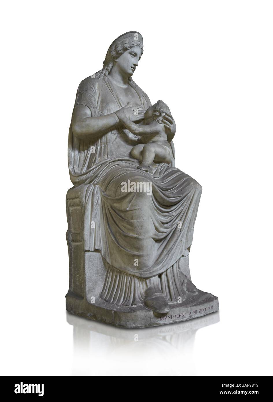 Statua romana probabilmente di Iside allattamento al seno Arpocrate, i sec d.C. Musei Vaticani inv. N. 1847. Nella religione egizia ed ellenistica antica, Iside Foto Stock