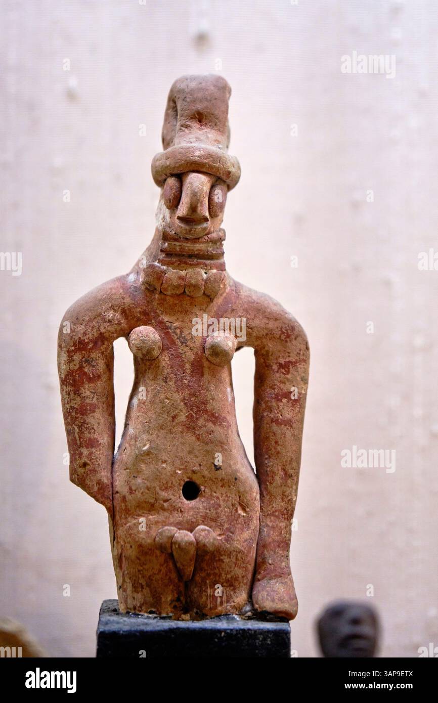 India, Delhi, nuova Delhi, Museo Nazionale, statuetta umana in terracotta, civiltà Indo-Harappan, 2500-2000 a.C. Foto Stock