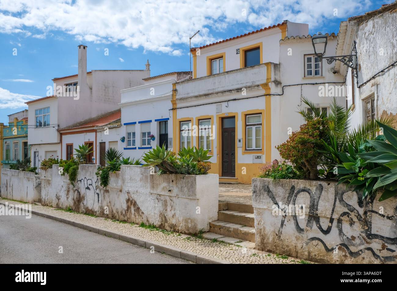 Lagos, Algarve, Portogallo - Case nel centro storico di Lagos. Foto Stock