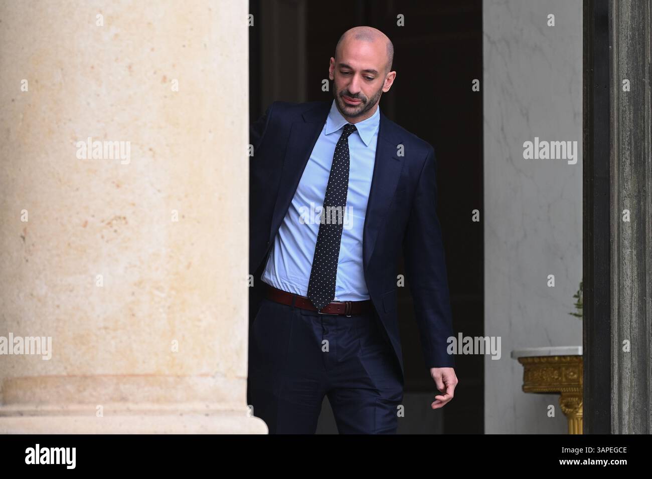 Parigi, Francia. 16 aprile 2025. Le Ministre chargé de l'Europe, Benjamin Haddad EN sortie du Conseil des Ministre du 16 Avril 2025 - 16/04/2025 - Francia/Ile-de-France/Parigi - Julien Mattia/le Pictorium/il ministro per l'Europa Benjamin Haddad, che lascia il Consiglio dei ministri il 16 aprile 2025 - 16/04/2025 - Francia/Ile-de-France (regione)/Parigi - Julien Mattia/LE Pictorium/LE Pictorium News Live/IUTORM Foto Stock