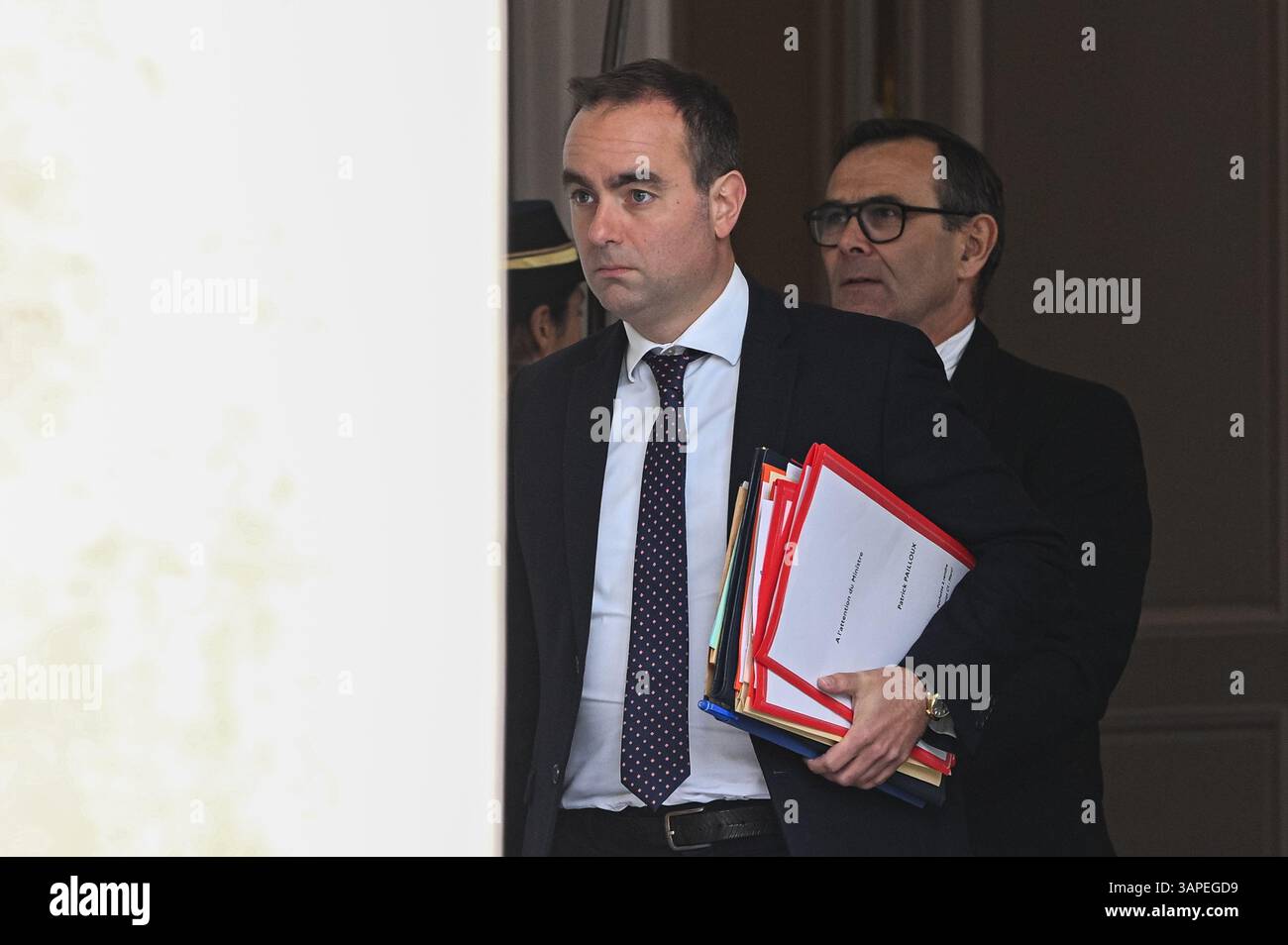 Parigi, Francia. 16 aprile 2025. Le Ministre des Armées, Sebastien Lecornu en sortie du Conseil des Ministre du 16 Avril 2025 - 16/04/2025 - Francia/Ile-de-France/Parigi - Julien Mattia/le Pictorium/Ministro delle forze Armate, Sebastien Lecornu, che lascia il Consiglio dei ministri il 16 aprile 2025 - 16/04/2025 - Francia/Ile-de-France (regione)/Parigi - Julien Mattia/LE Pattia/LE Pictorium Foto Stock
