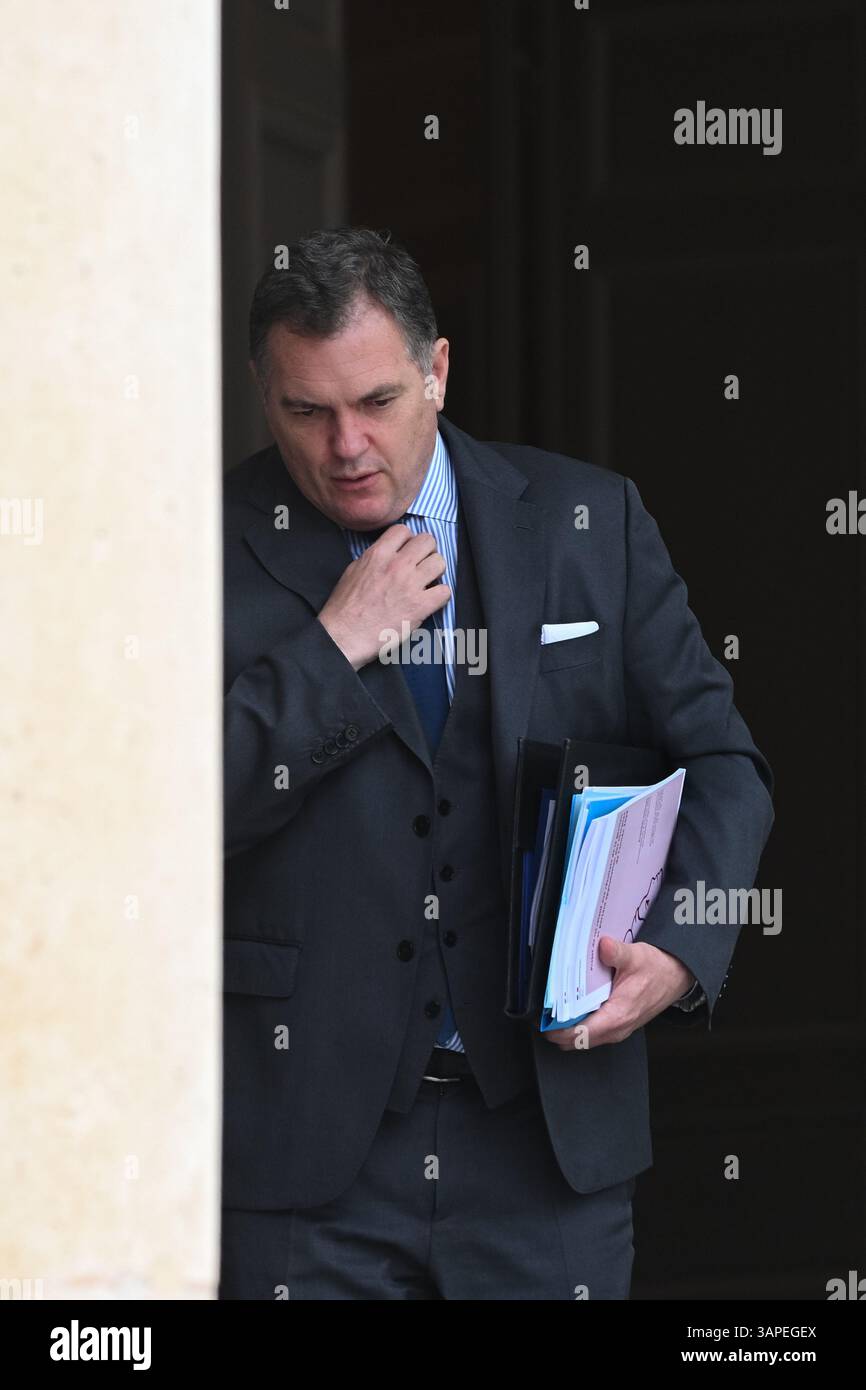 Parigi, Francia. 16 aprile 2025. Le Ministre chargé des Transports, Philippe Tabarot en sortie du Conseil des Ministre du 16 Avril 2025 - 16/04/2025 - Francia/Ile-de-France/Parigi - Julien Mattia/le Pictorium/il Ministro responsabile dei trasporti Philippe Tabarot, che lascia il Consiglio dei ministri il 16 aprile 2025 - 16/04/2025 - Francia/Ile-de-France (regione)/Parigi - Julien Mattia/LE Pictorium Credit Foto Stock