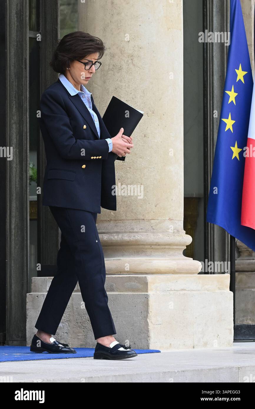 Parigi, Francia. 16 aprile 2025. La ministre de la Culture, Rachida dati en sortie du Conseil des Ministre du 16 Avril 2025 - 16/04/2025 - Francia/Ile-de-France/Parigi - Julien Mattia/le Pictorium/Ministro della Cultura Rachida dati che lascia il Consiglio dei ministri il 16 aprile 2025 - 16/04/2025 - Francia/Ile-de-France (regione)/Parigi - Julien Mattia/le Pictorium credito: Le PICTORIUM Live/Alamy Live Foto Stock