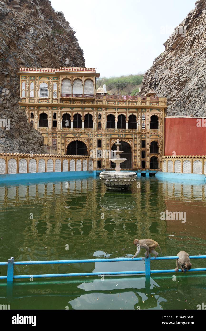 Zanana Kund, Galta Ji Temple, Jaipur, Rajasthan, India, Asia Foto Stock