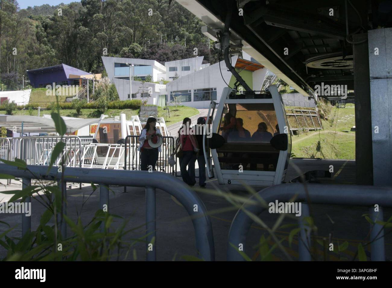 29 giugno 2011 - Quito, PICHINCHA, Ecuador - QUITO ECUADOR 30/06/2011 secciÃ³n Quito recorrido de instalaicones del TelefÃ©rico y juegos electrÃ³nicos del Vulcano abandonados foto Mario Egas MejÃ­a (immagine di credito: © El Comercio/GDA/ZUMAPRESS.com) Foto Stock