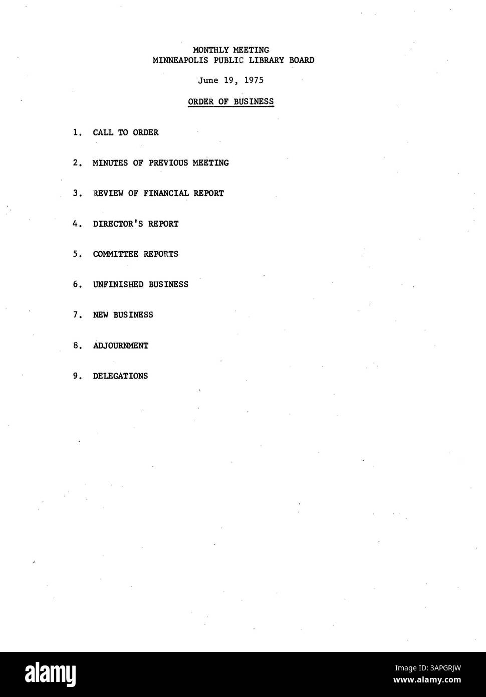 Questi verbali della riunione del Consiglio di amministrazione della Biblioteca pubblica di Minneapolis nel 1975 documentano le decisioni chiave del Consiglio in materia di servizi bibliotecari, governance e operazioni per l'anno. Foto Stock