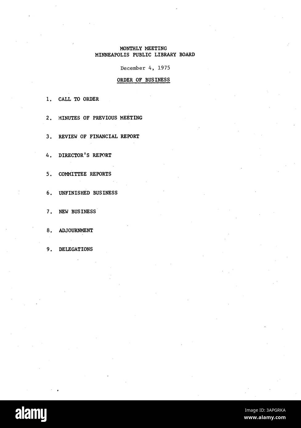I verbali delle riunioni del Consiglio di amministrazione della Biblioteca pubblica di Minneapolis del 1975 forniscono un resoconto completo delle decisioni del Consiglio in merito ai servizi bibliotecari, alle politiche e alle questioni operative. Foto Stock