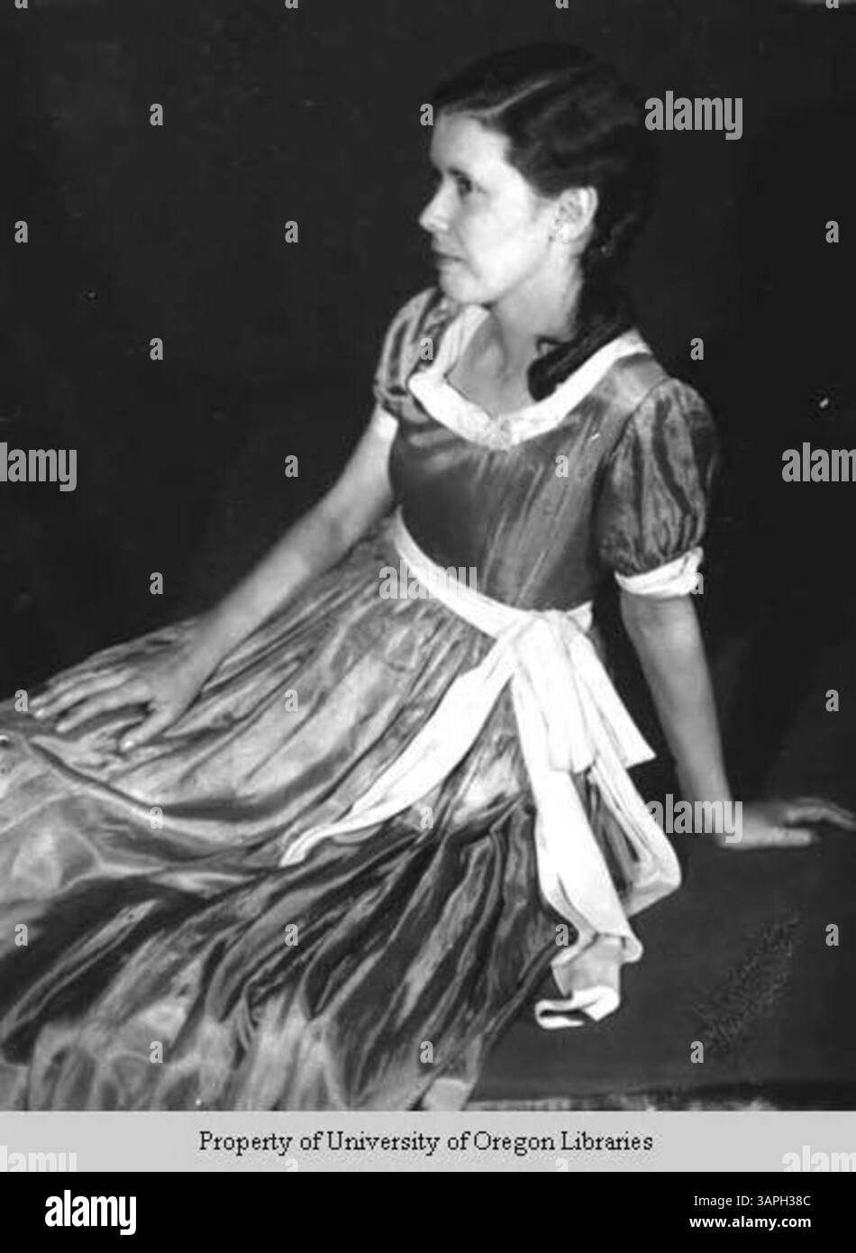 Fotografia di uno studente di recitazione al Berea College, parte della collezione University of Oregon Libraries. L'immagine evidenzia uno studente coinvolto nelle arti teatrali Foto Stock