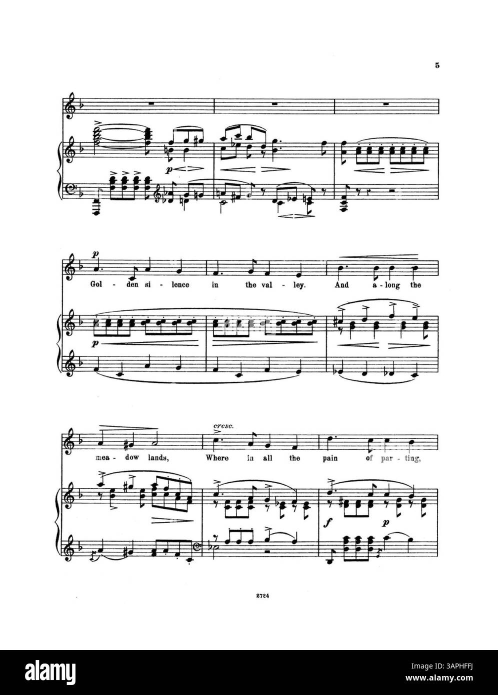 Pubblicazione musicale di "Golden Silence" con testi di Clifton Bingham e musica di Edith Fortescue, con violino o violoncello obbligato opzionale. Versione n. 2 in F, con copertina posteriore che promuove "Songs Worth Singing". Foto Stock