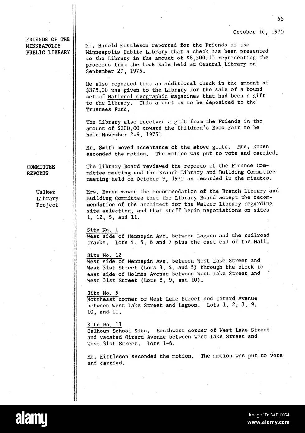 I 1975 minuti della riunione del Consiglio di amministrazione della Biblioteca pubblica di Minneapolis forniscono un resoconto ufficiale delle decisioni riguardanti i servizi della biblioteca, i finanziamenti, le politiche e la pianificazione durante quell'anno. Foto Stock