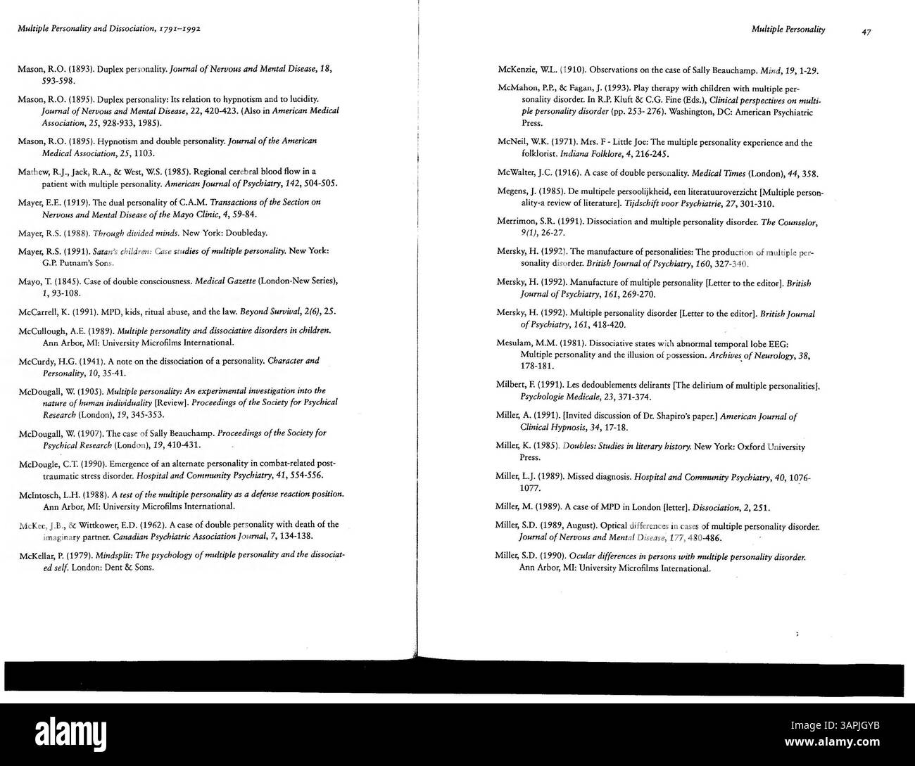 La seconda edizione aggiornata di questa bibliografia su personalità multipla e disturbi dissociativi include articoli corretti e aggiunte fino al 1993. Copre argomenti come la depersonalizzazione, la dissociazione, gli stati di fuga e gli aspetti legali della salute mentale. Foto Stock