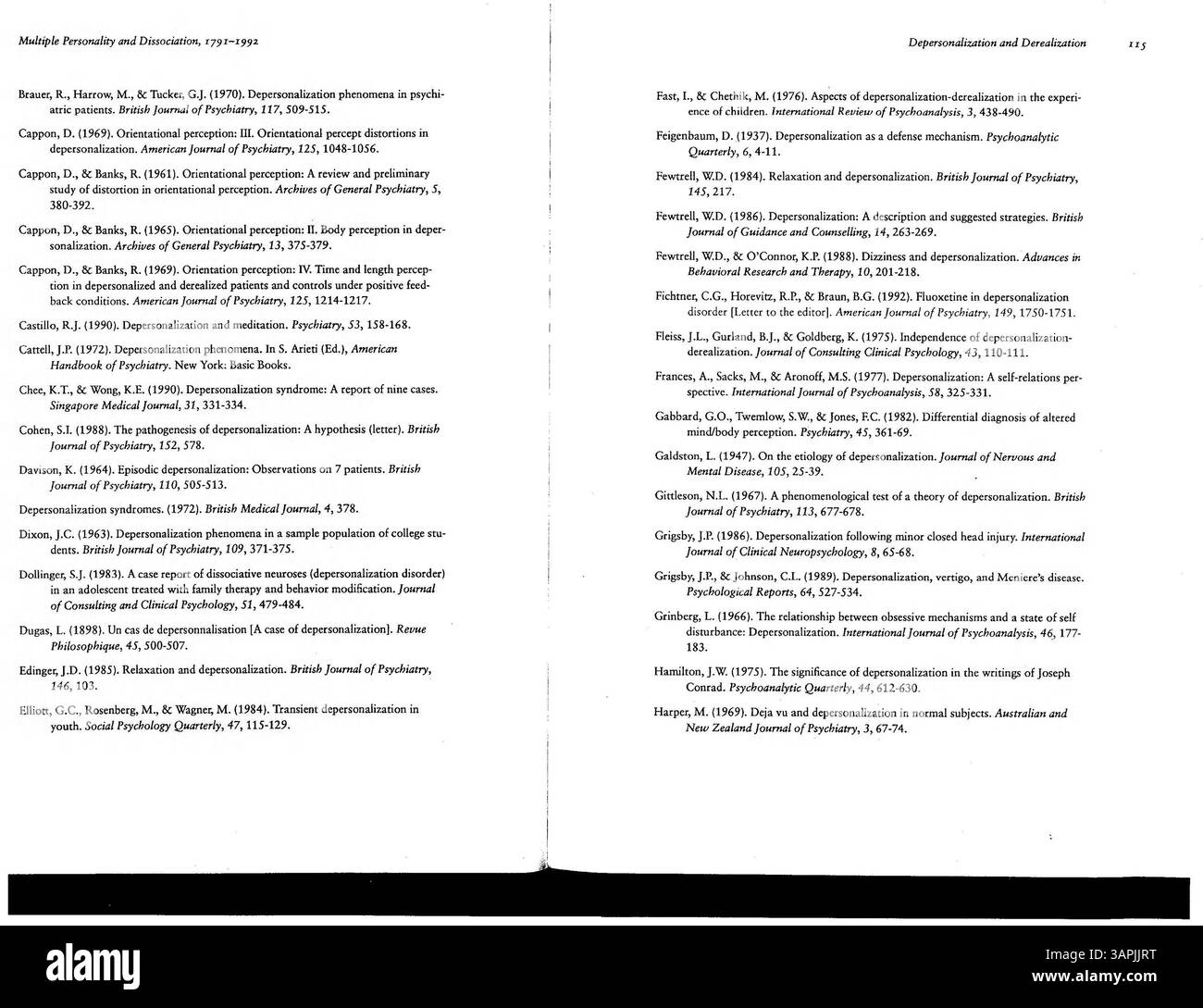 La bibliografia aggiornata "personalità multipla e dissociazione, 1791-1992" include sia la prima edizione che le correzioni fino a novembre 1993. Tratta argomenti come la dissociazione, personalità multiple, stati di fuga e gli aspetti psicologici e giuridici dei disturbi dissociativi. Foto Stock