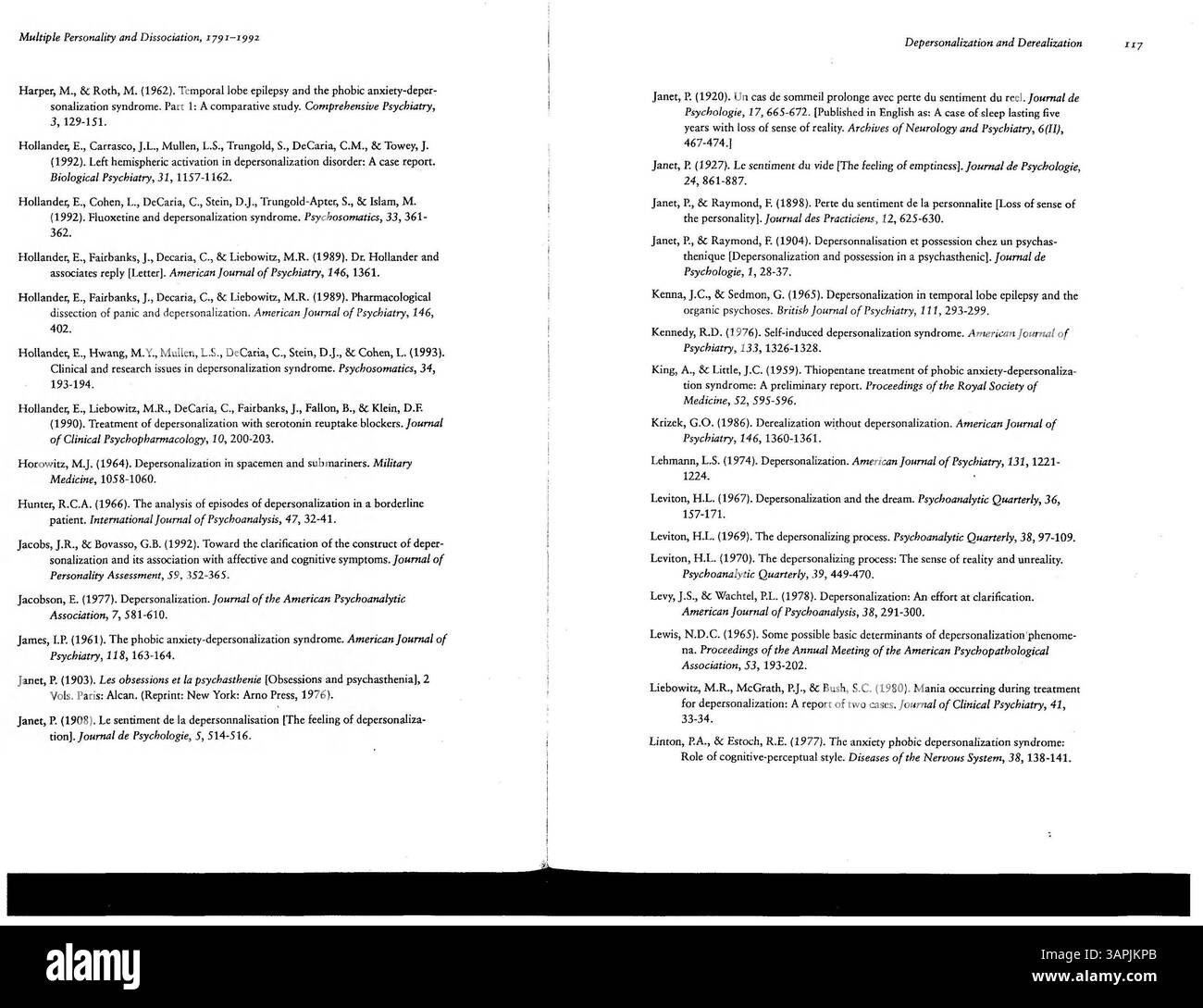 Questa bibliografia completa, giunta alla sua seconda edizione, offre riferimenti accademici dal 1791 al 1992 sul disordine dissociativo dell'identità, personalità multiple, amnesia e stati di fuga. Include aggiornamenti e correzioni alle edizioni precedenti. Foto Stock