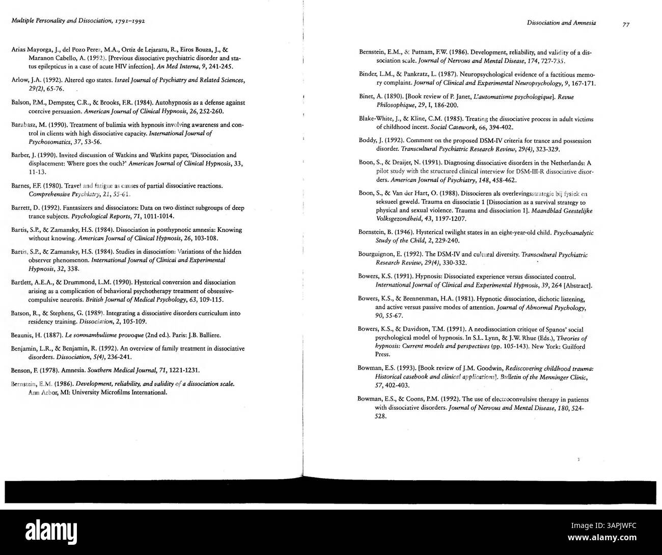 Questa bibliografia raccoglie informazioni su molteplici disturbi di personalità e dissociazione dal 1791 al 1992, fornendo aggiornamenti e correzioni. È diviso in categorie come personalità multiple, dissociazione, depersonalizzazione e aspetti medico-legali. Foto Stock