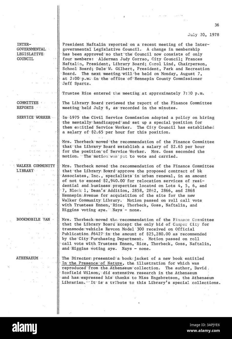 I 1978 minuti del Consiglio di amministrazione della Minneapolis Public Library descrivono in dettaglio le decisioni chiave e le discussioni relative alle operazioni, alle finanze e alla direzione strategica della biblioteca. Foto Stock
